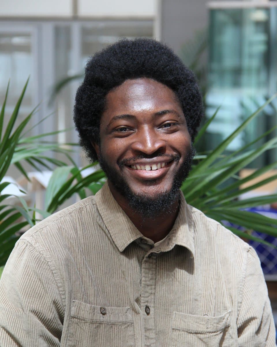 Portrait de Cheikhna Sakho, souriant